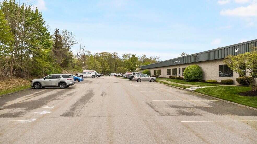 More Photos Of 362 Industrial Park Rd, Middletown Warehouse For Sale