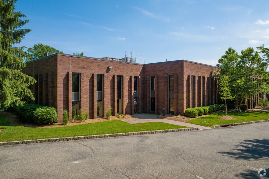 More Photos Of 45 Horsehill Rd, Cedar Knolls Warehouse For Lease