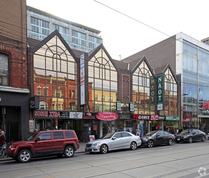 More Photos Of 423 Queen St W, Toronto Storefront Retail Office For Lease