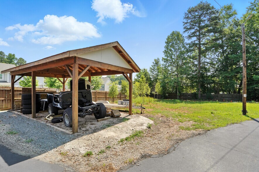 More Photos Of 108 Beam Dr, Mooresville Flex For Sale