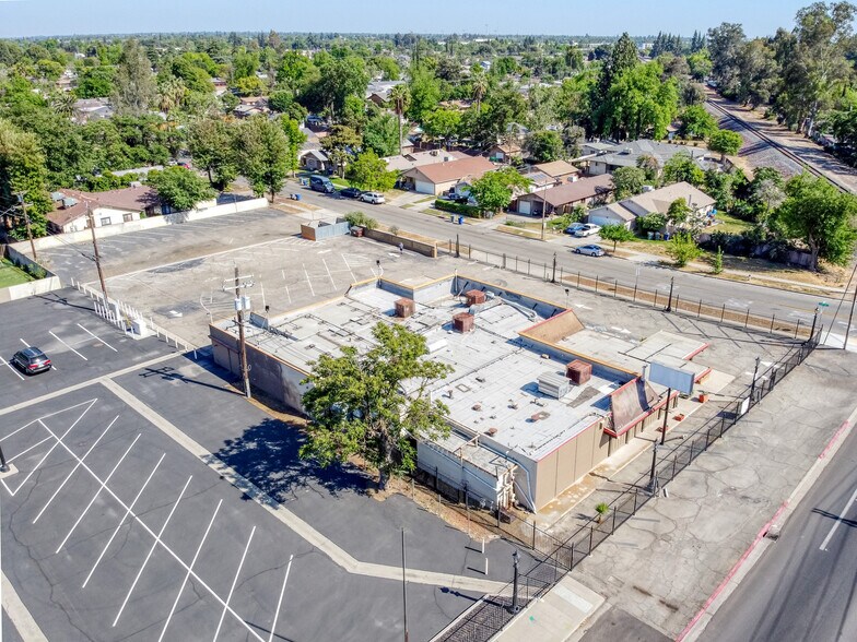 More Photos Of 2814 N Maroa Ave, Fresno General Retail For Sale