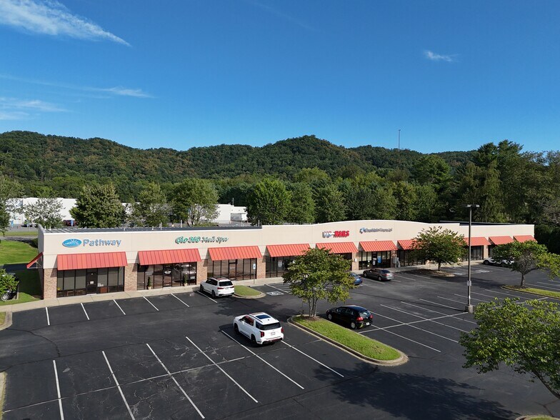 More Photos Of 2124 Volunteer Pky, Bristol General Retail For Lease