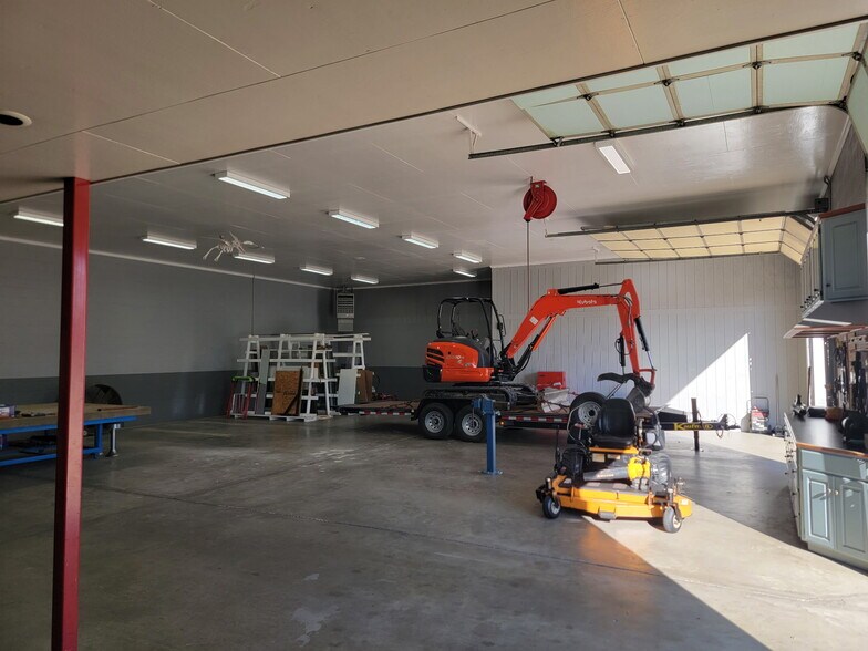 More Photos Of 1106 Goodale Ave, Camden Flex For Sale