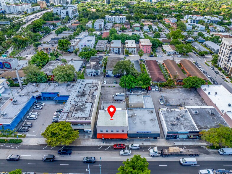 More Photos Of 440 SW 8th St, Miami Storefront Retail Residential For Sale