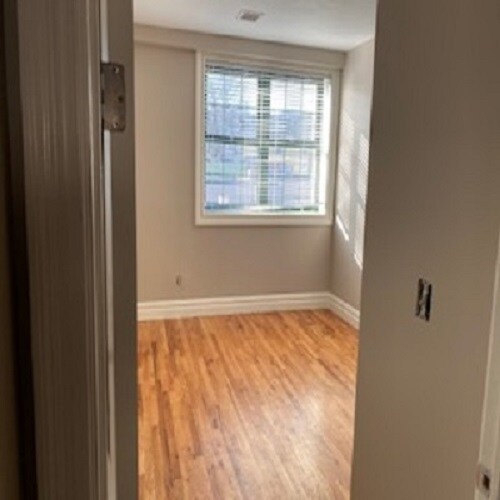 More Photos Of 520-528 Bay St, Staten Island Apartments For Lease