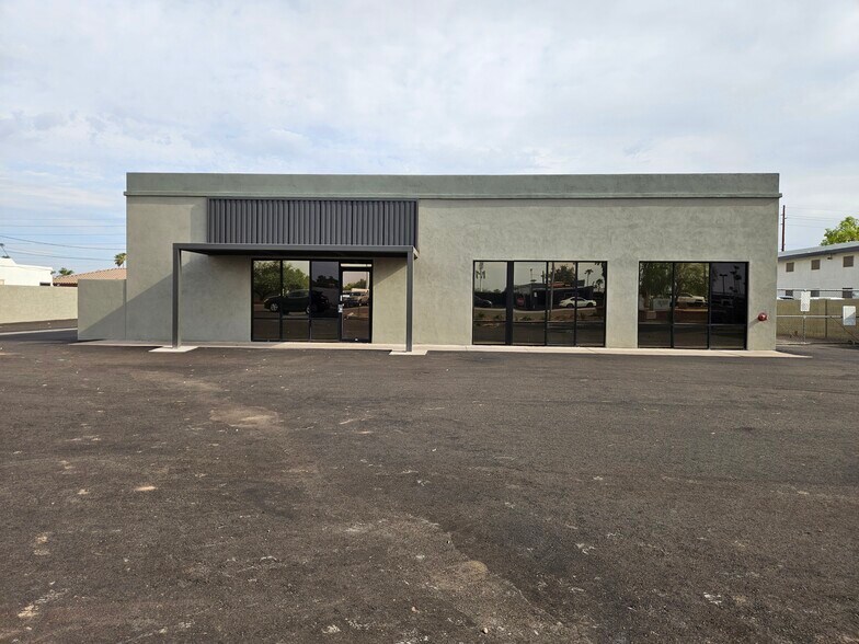 More Photos Of 8718 E McDowell Rd, Scottsdale Industrial For Sale
