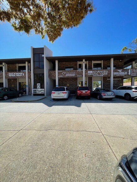 More Photos Of 3920 Bee Ridge Rd, Sarasota Medical For Lease