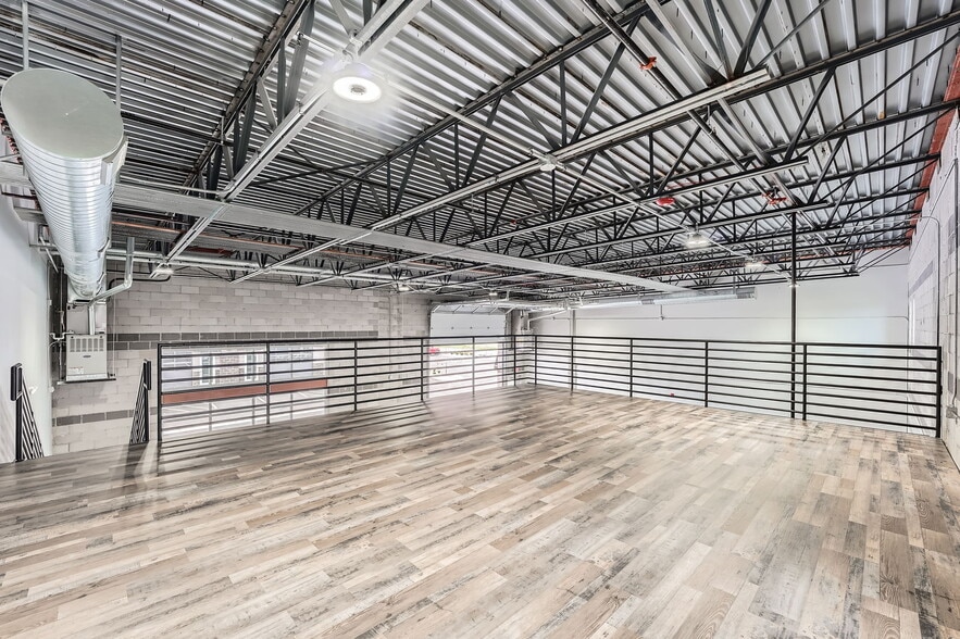 More Photos Of 10264 Dransfeldt Rd, Parker Showroom For Lease