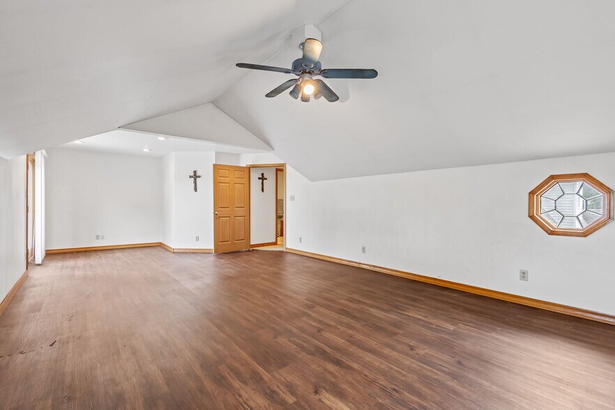 More Photos Of 2507 E 1100 N, Demotte Apartments For Sale