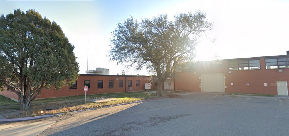 More Photos Of 2801 Duniven Cir, Amarillo Light Distribution For Sale