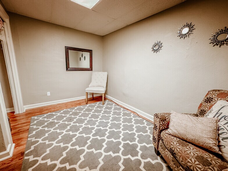 More Photos Of 10 S Silver St, Paola Office For Sale