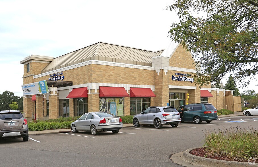 More Photos Of 104-114 Pioneer Trl, Chaska General Retail For Lease