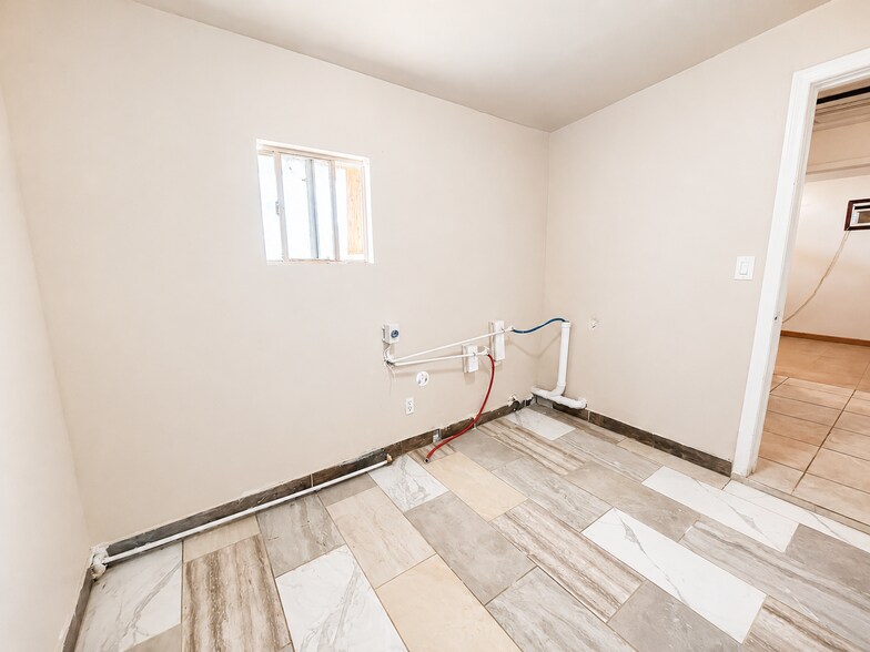 More Photos Of 1507 Pearl St, Bakersfield Apartments For Sale