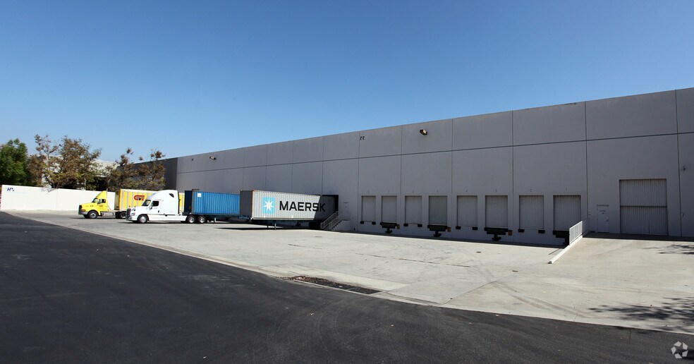 More Photos Of 5150 Eucalyptus Ave, Chino Warehouse For Lease
