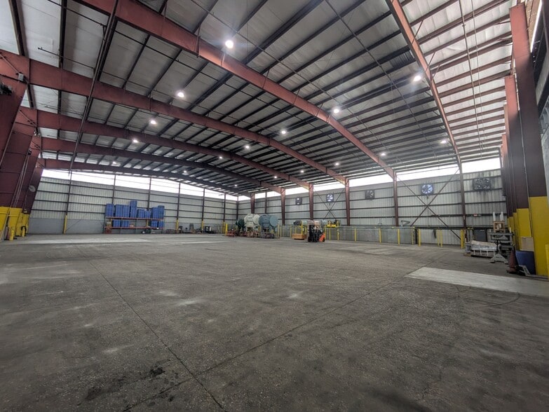 More Photos Of 4700 Middle Ave, Sarasota Warehouse For Sale