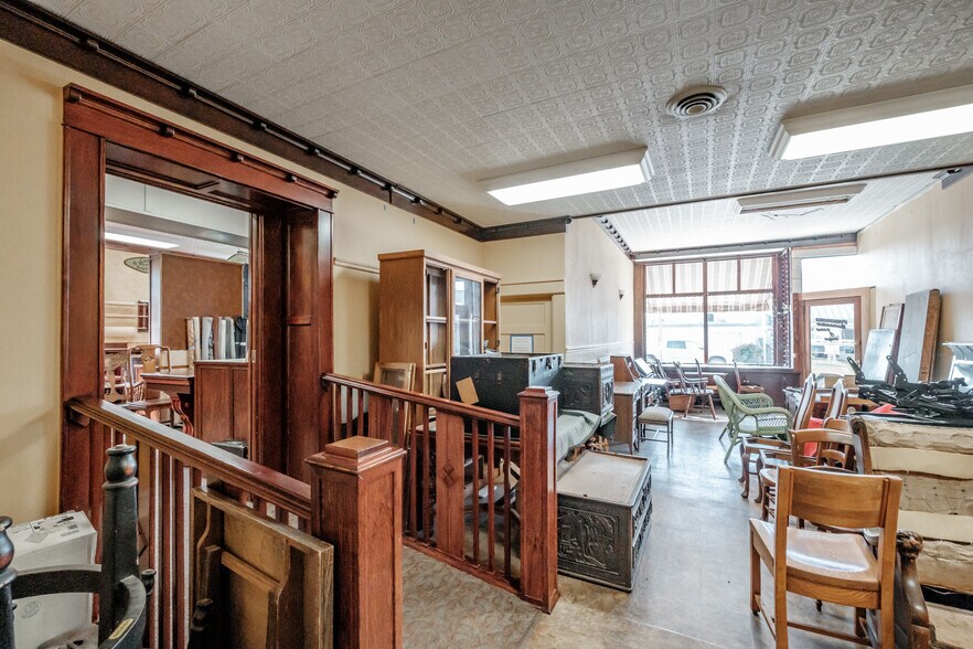 More Photos Of 1321 Main St, Philomath Storefront Retail Residential For Sale