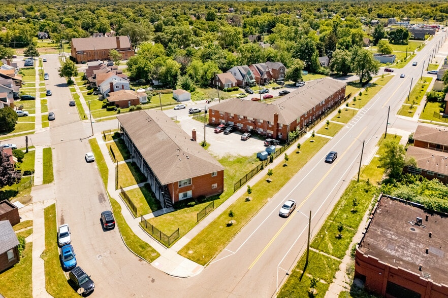 More Photos Of 9441 Queen St, Detroit Multifamily For Sale