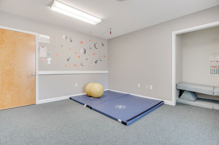 More Photos Of 217-219 Station St, Jacksonville Medical For Sale