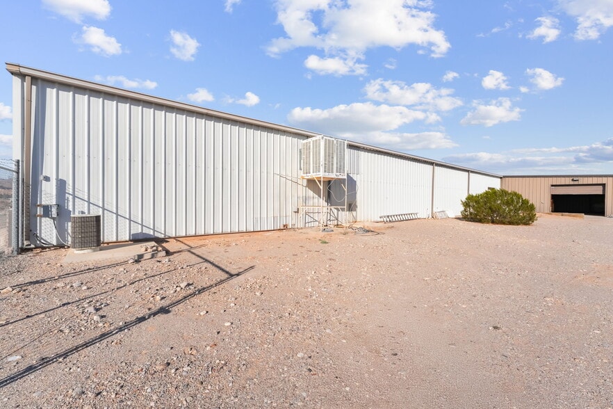 More Photos Of 480 Pat Ave, Overton Industrial For Sale