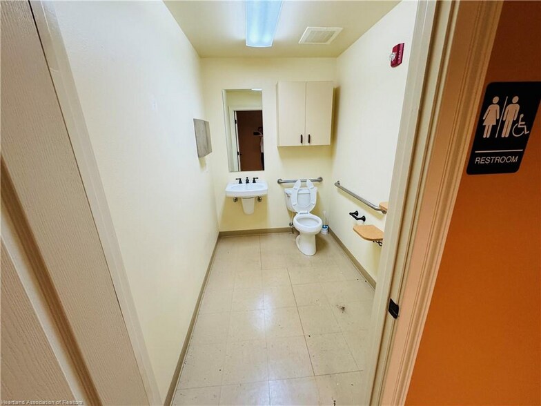More Photos Of 2237 US Highway 27 S, Sebring Medical For Lease
