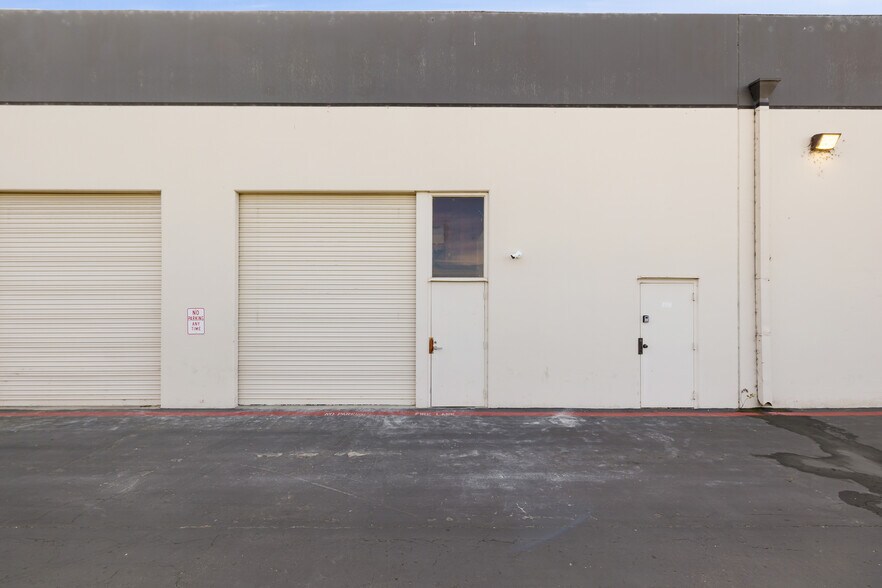 More Photos Of 5731 Palmer Way, Carlsbad Research And Development For Lease