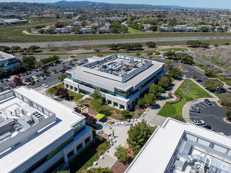 More Photos Of 1400 Bridge Pky, Redwood City Research And Development For Lease