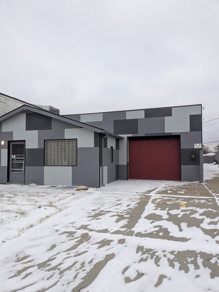 More Photos Of 20520 Stephens St, Saint Clair Shores Manufacturing For Sale