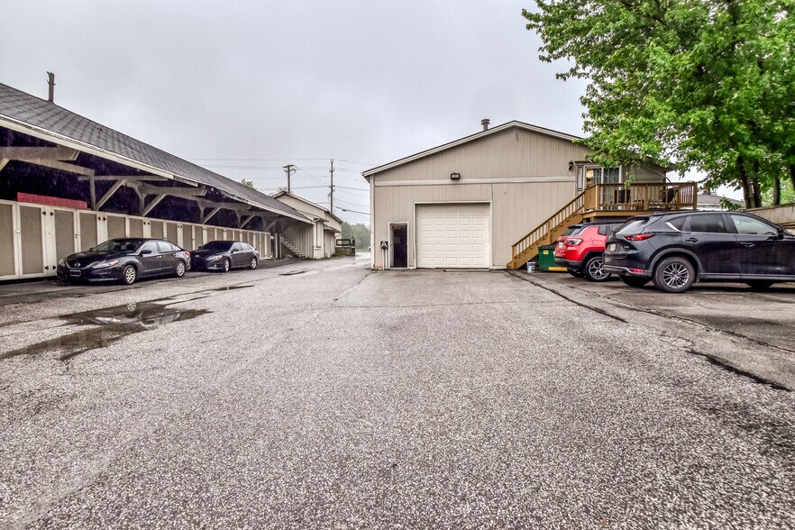 More Photos Of 4199 Main St, Perry Flex For Sale