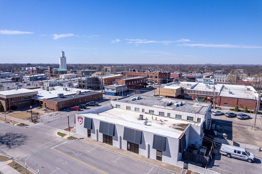 More Photos Of 120 E Commercial St, Broken Arrow Storefront Retail Office For Sale