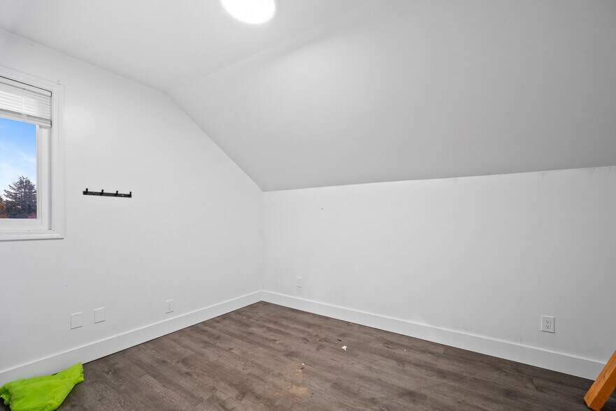 More Photos Of 12533 SE Sunnyside Rd, Happy Valley Flex For Sale