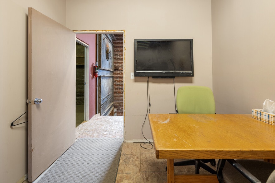 More Photos Of 800 W 8th Ave, Denver Loft Creative Space For Sale