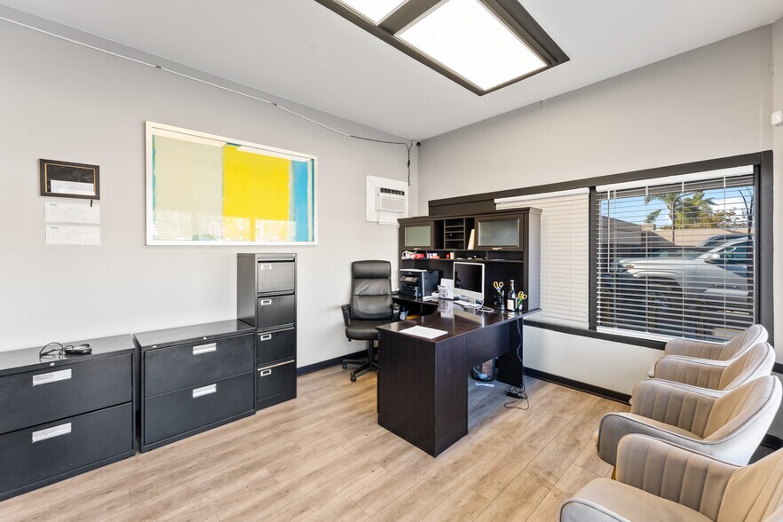 More Photos Of 3939 W Coast Hwy, Newport Beach Freestanding For Lease