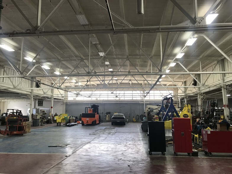 More Photos Of 6650 S Narragansett Ave, Chicago Warehouse For Lease
