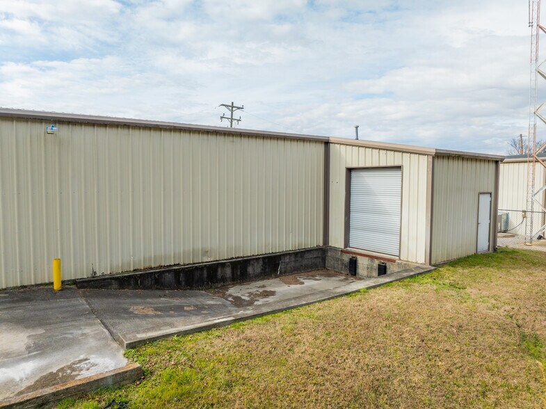 More Photos Of 23 Desai Ln, Ringgold Industrial For Lease
