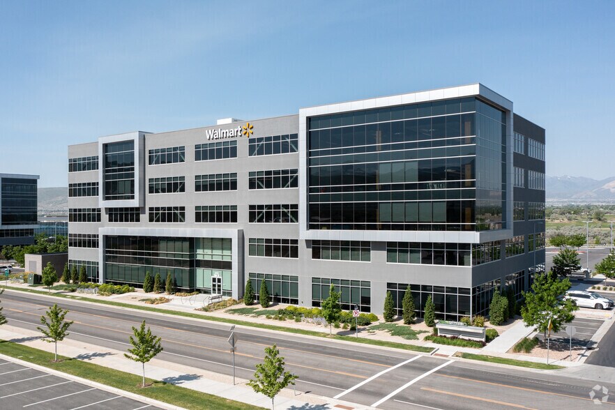 More Photos Of 380 Data Dr, Draper Unknown For Lease