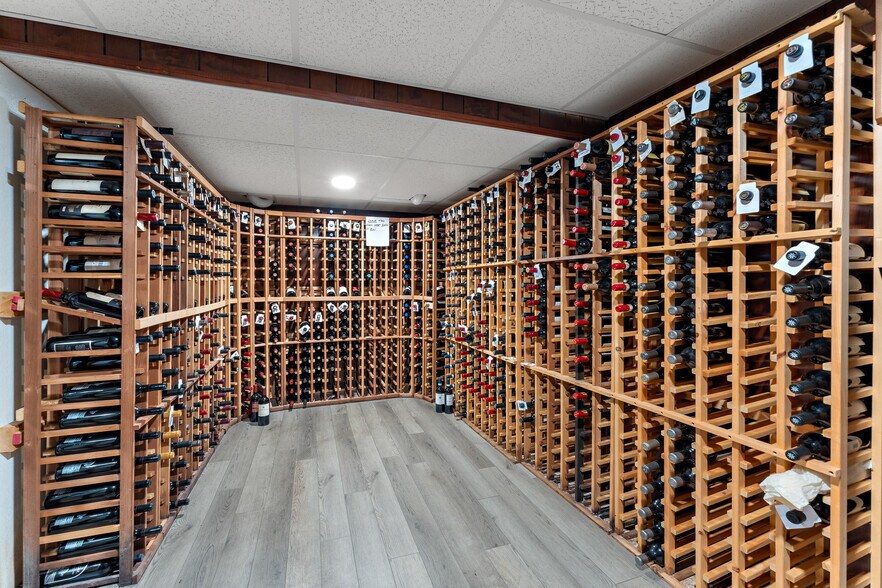 More Photos Of 4305 Portage St NW, Canton Restaurant For Sale