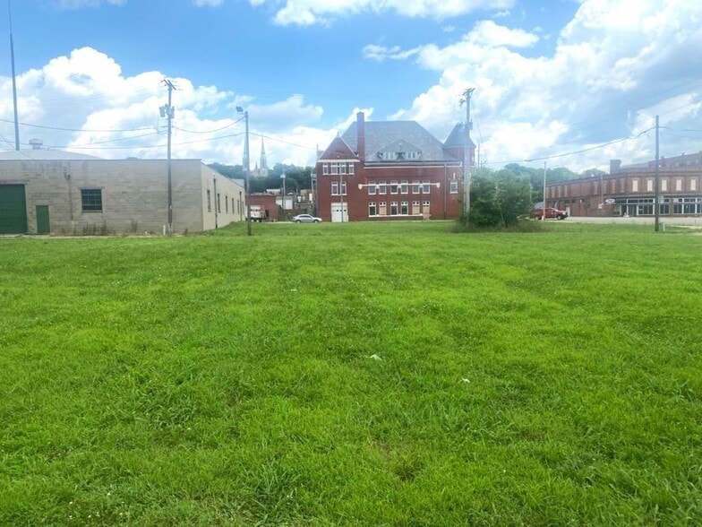 More Photos Of 521-523 S 6th St, Saint Joseph Land For Sale