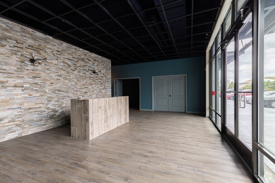 More Photos Of 119 Fairfield Ave, Bellevue Office For Lease