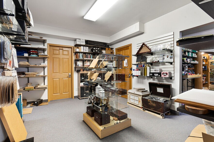 More Photos Of 2001 8th Ave SE, Minot General Retail For Sale