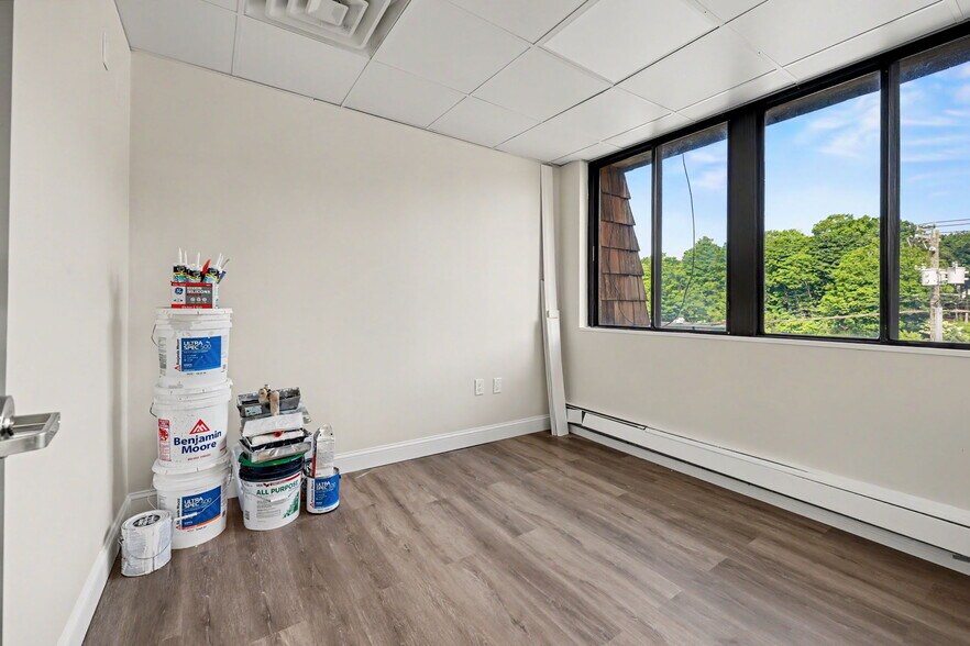 More Photos Of 7 Riversville Rd, Greenwich Medical For Lease