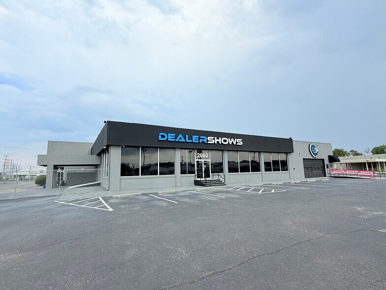 More Photos Of 2660 S Mendenhall Rd, Memphis Auto Repair For Lease