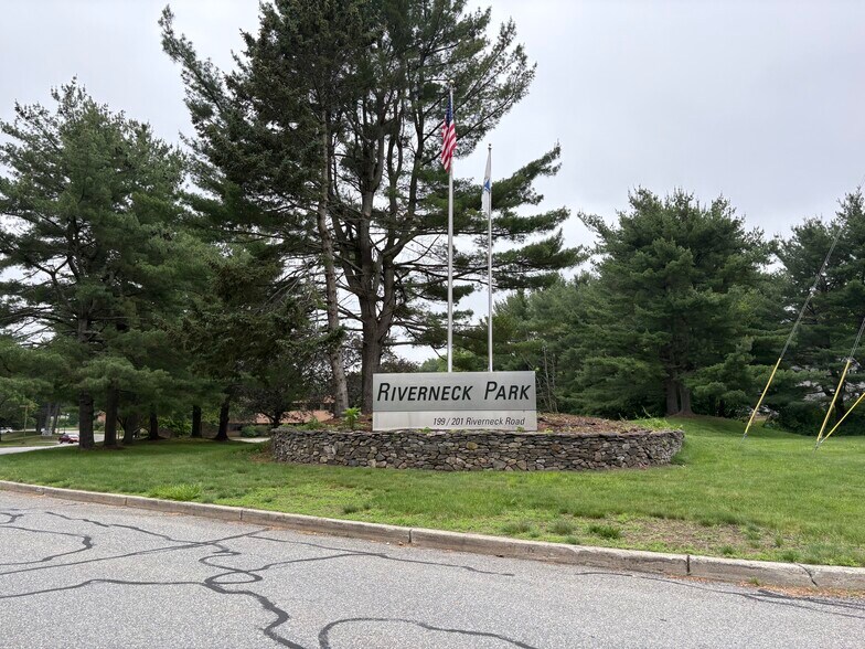 More Photos Of 201 Riverneck Rd, Chelmsford Office For Lease
