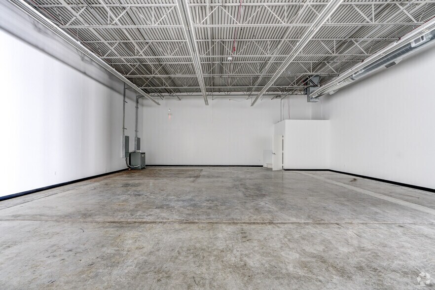 More Photos Of 11101 Fuqua St, Houston Unknown For Lease