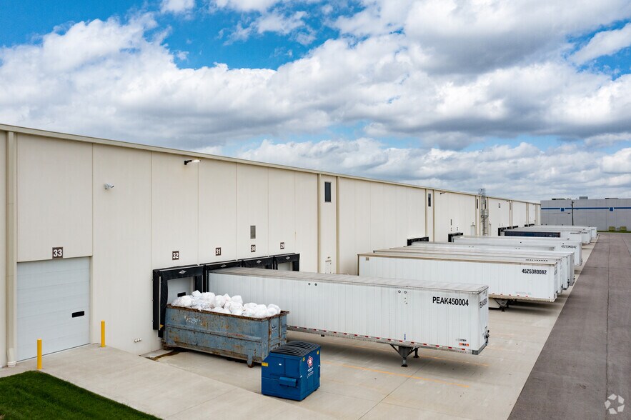 More Photos Of 8615 Jacquemin Dr, West Chester Distribution For Lease