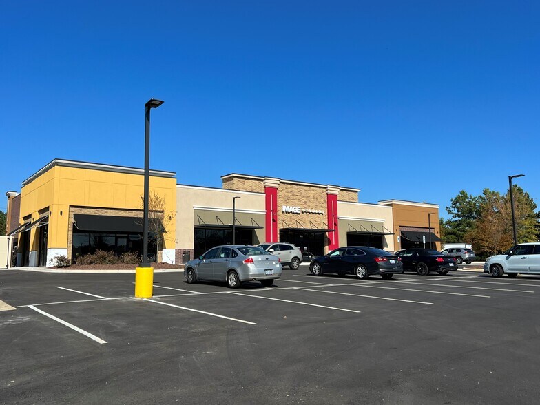 More Photos Of NC 55, Apex Unknown For Lease