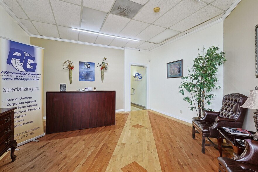 More Photos Of 6960 Marvin D Love Fwy, Dallas Freestanding For Sale