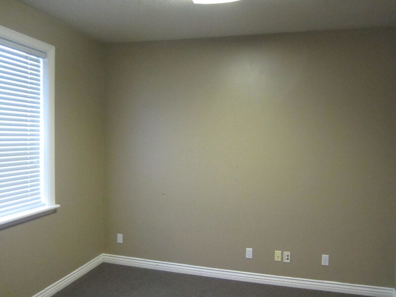 More Photos Of 589-597 W 800 N, Orem Medical For Lease