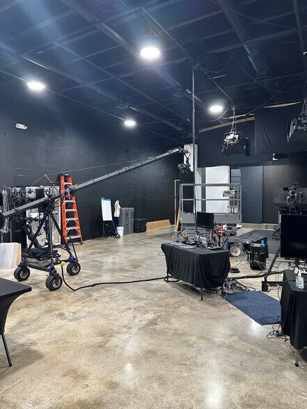 More Photos Of 3055-3075 SW 28th St, Miami Warehouse For Sale