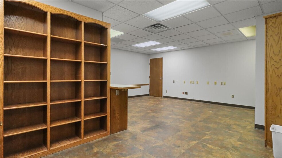 More Photos Of 1115 Alaska Ave, West Plains Hospital For Sale