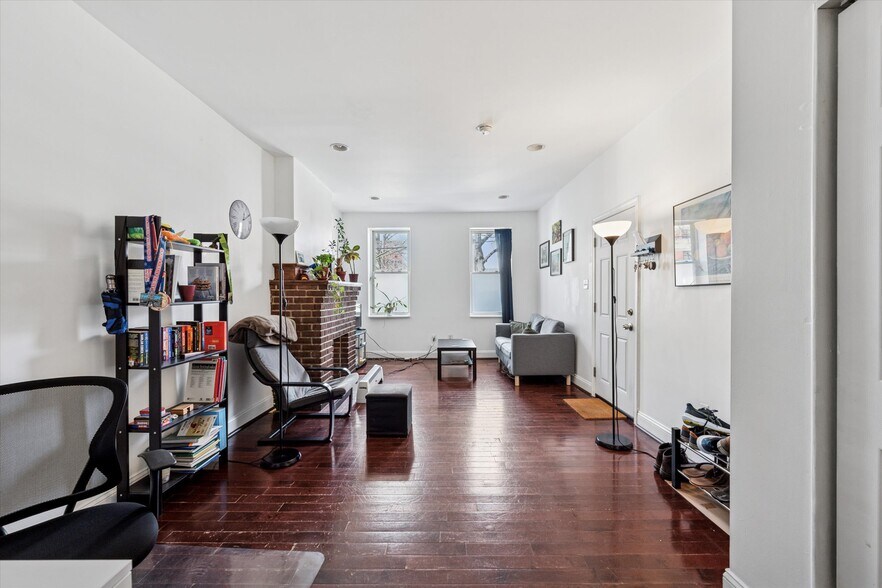 More Photos Of 903 S 13th St, Philadelphia Multifamily For Sale